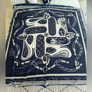 BNIB FESTIVAL DES AMAZONES BANDANA SHAWL 140 marine/naturel/noir